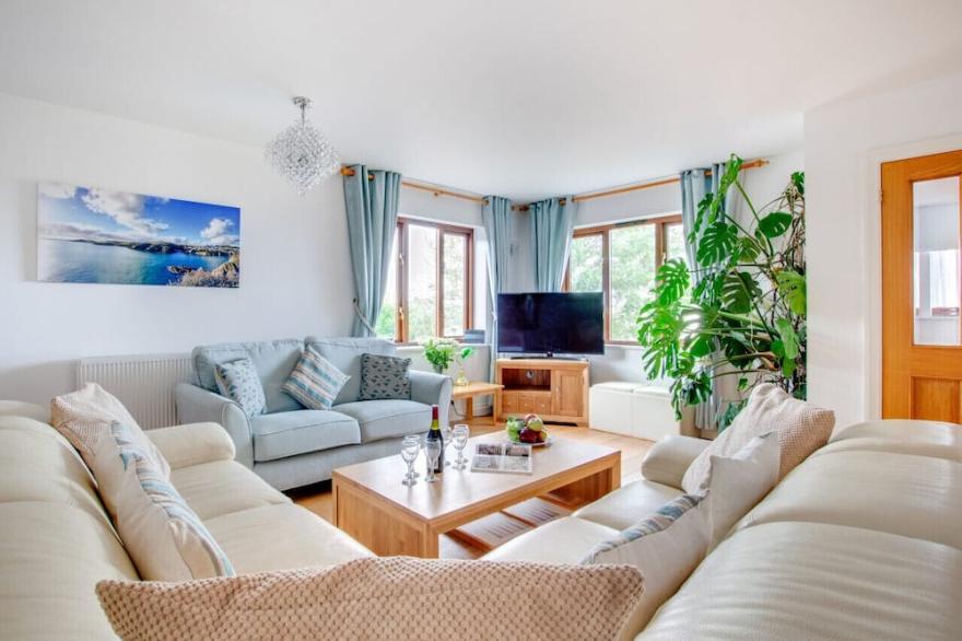 Lowarth Chi - Three Bedroom House, Sleeps 6