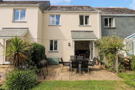 TRELEASE, family friendly, with a garden in Falmouth