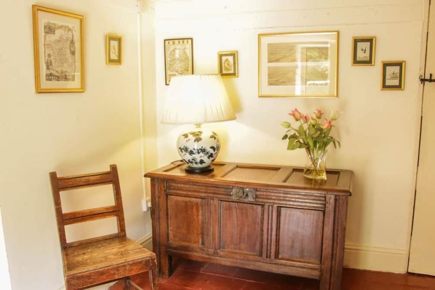 PENYMAES, family friendly, character holiday cottage in Bronygarth