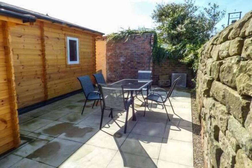 AURORA SKIES, Pet Friendly, Country Holiday Cottage In Cresswell