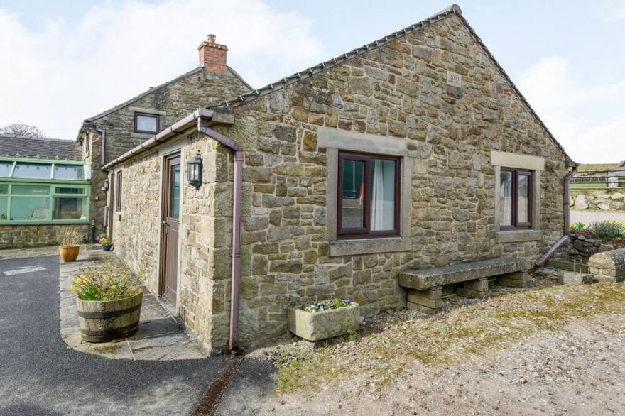 LARK'S RISE COTTAGE, Family Friendly, With A Garden In Bottomhouse