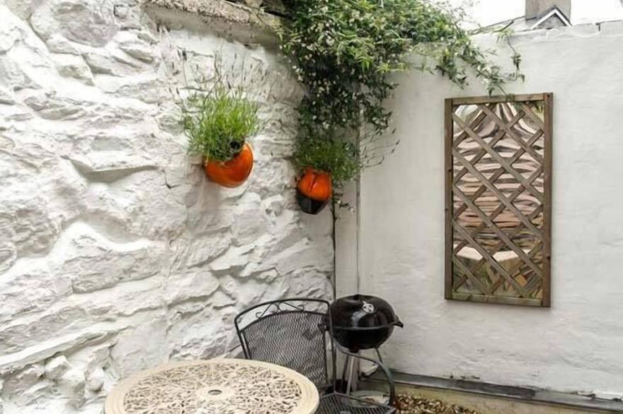 CARREG LWYD, Pet Friendly, With A Garden In Blaenau Ffestiniog