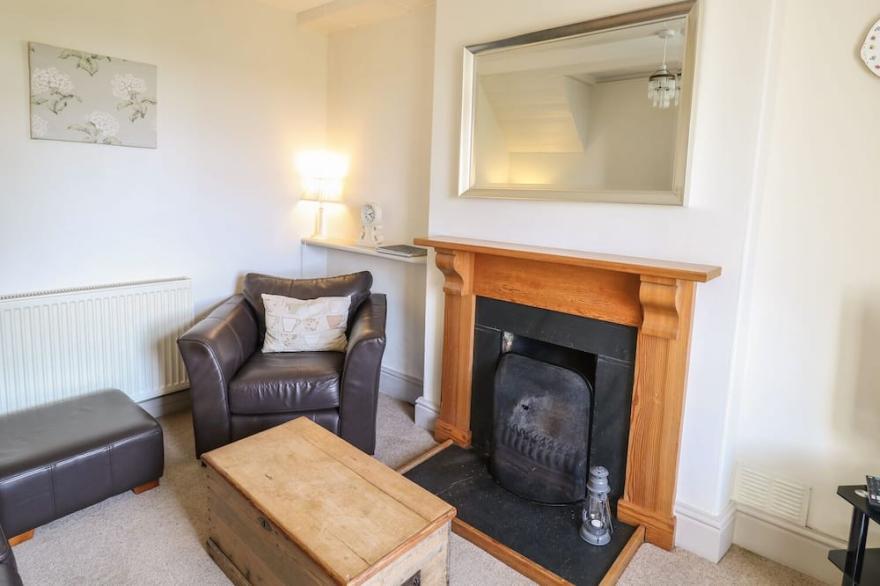 HOME FARM COTTAGE, family friendly, with open fire in Boscastle
