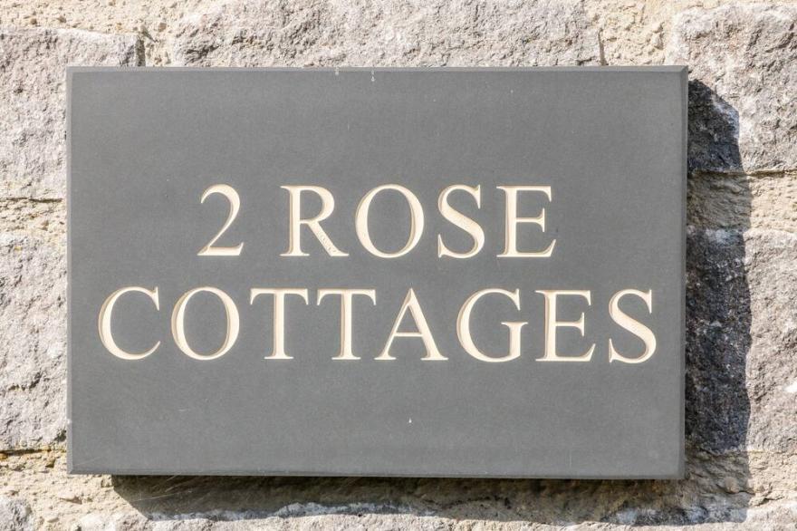 ROSE COTTAGE, pet friendly, with open fire in Middleton-By-Youlgreave