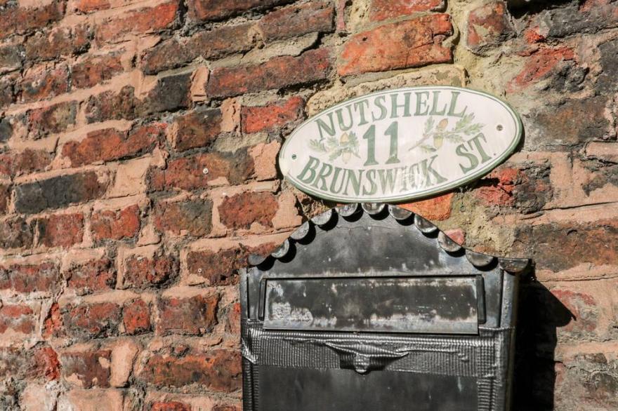 NUTSHELL, Character Holiday Cottage, With A Garden In Whitby