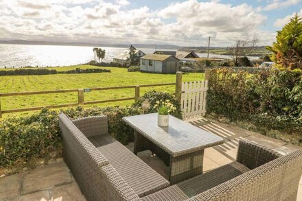 KEEPER'S COTTAGE, family friendly, country holiday cottage in Moelfre