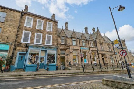 THE FLAT, family friendly, luxury holiday cottage in Barnard Castle