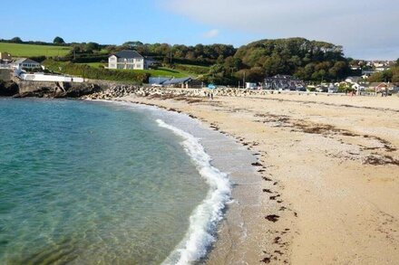 TWO HOOTS, pet friendly in Falmouth