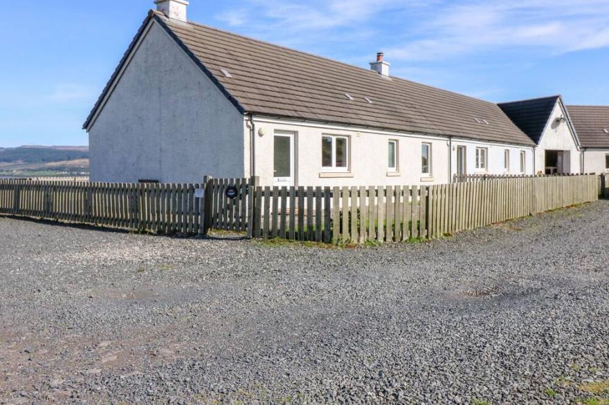 DRIFTWOOD COTTAGE, Pet Friendly In Salen, Isle Of Mull
