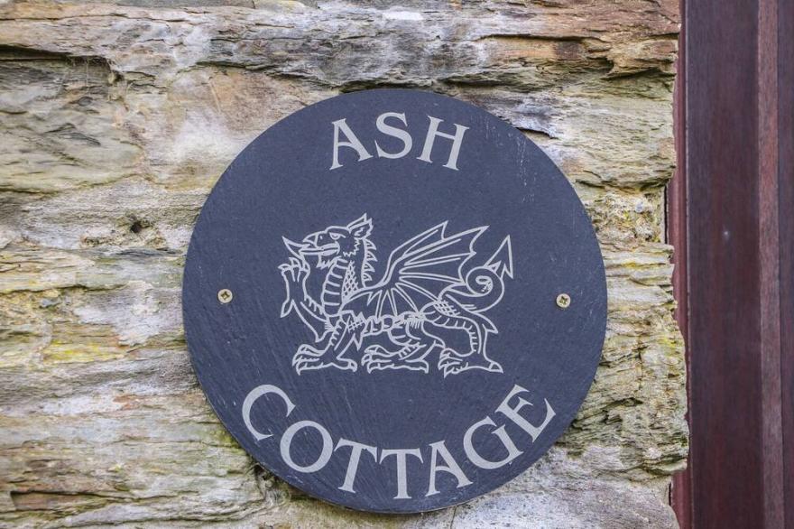 ASH COTTAGE, Pet Friendly, With Hot Tub In Newcastle Emlyn