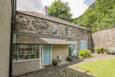 BLAIRLOGIE PARK COACH HOUSE, family friendly in Stirling