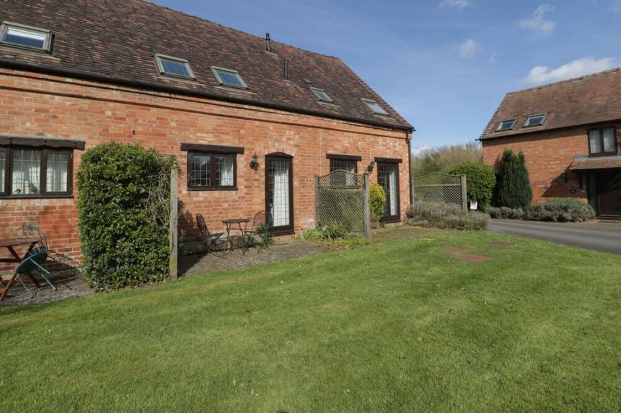 BURFORD COTTAGE, family friendly, with a garden in Clifford Chambers