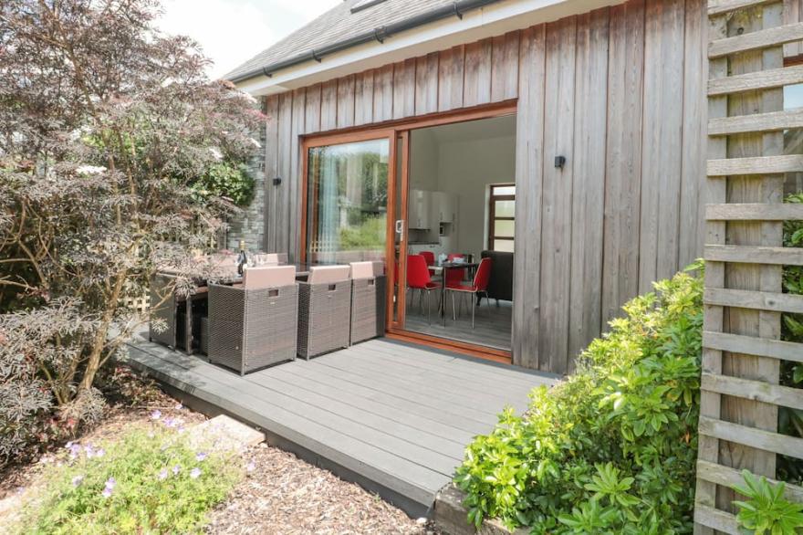 CASTERBRIDGE, pet friendly, luxury holiday cottage in Upwey