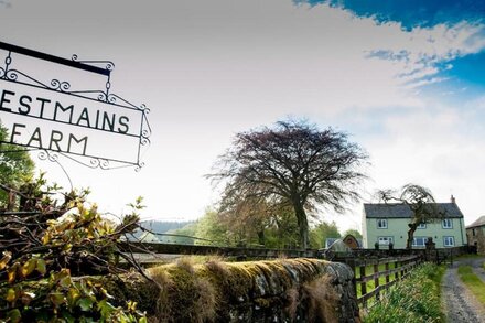 WESTMAINS FARM, family friendly, luxury holiday cottage in Longtown