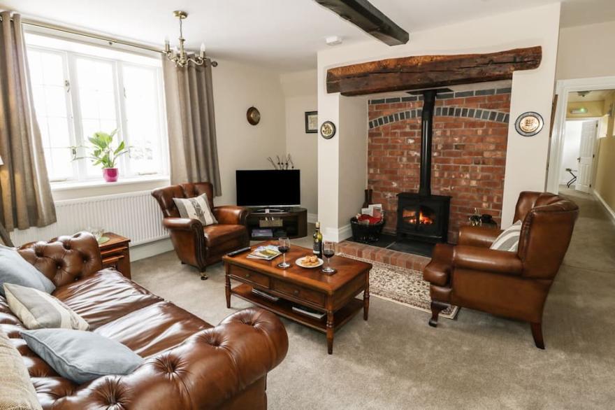 PLAS YOLYN, family friendly, luxury holiday cottage in Ellesmere