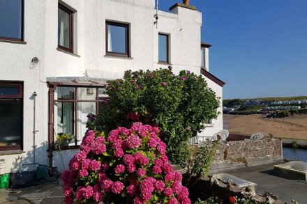 THE FORT, family friendly, character holiday cottage in Bude