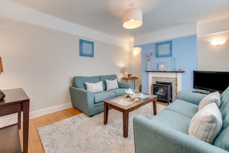 Sandpiper - Three Bedroom House, Sleeps 6
