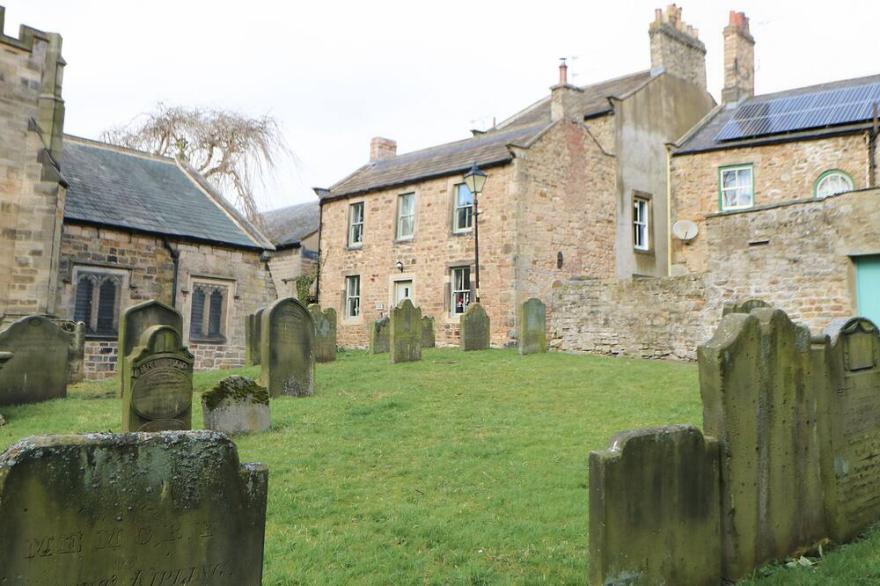 CHURCH COTTAGE, Pet Friendly, With Open Fire In Barnard Castle