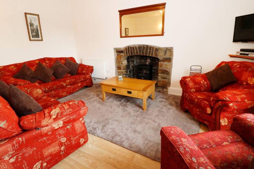 BUCKINGHAMS LEARY FARM COTTAGE, pet friendly in Filleigh