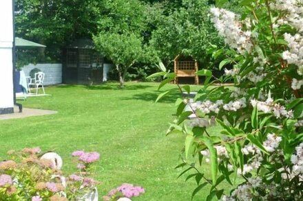 SEVERN BANK LODGE, pet friendly, with a garden in Astley Burf