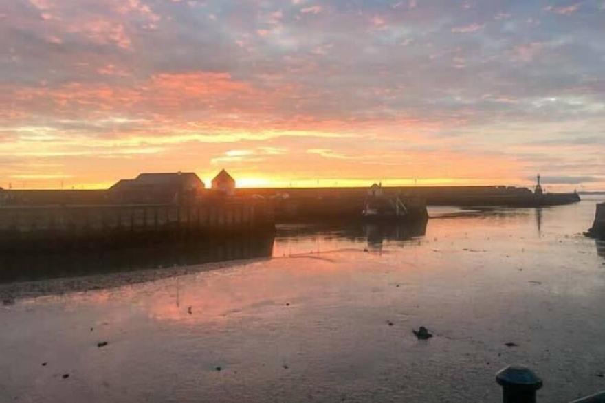 SUNSET VIEW, Pet Friendly, Character Holiday Cottage In Maryport