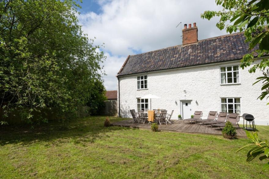 Church Farm - Five Bedroom House, Sleeps 10