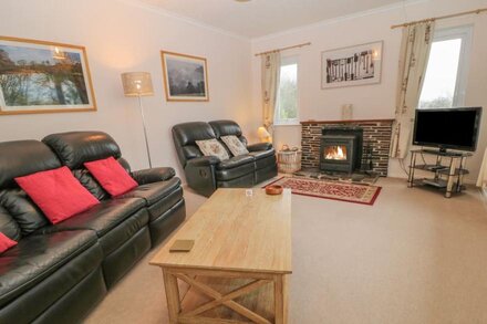 ORCHARD END, family friendly, character holiday cottage in Launceston