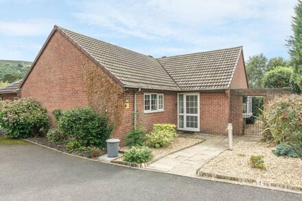 SUNNY CORNER, pet friendly, with a garden in Church Stretton