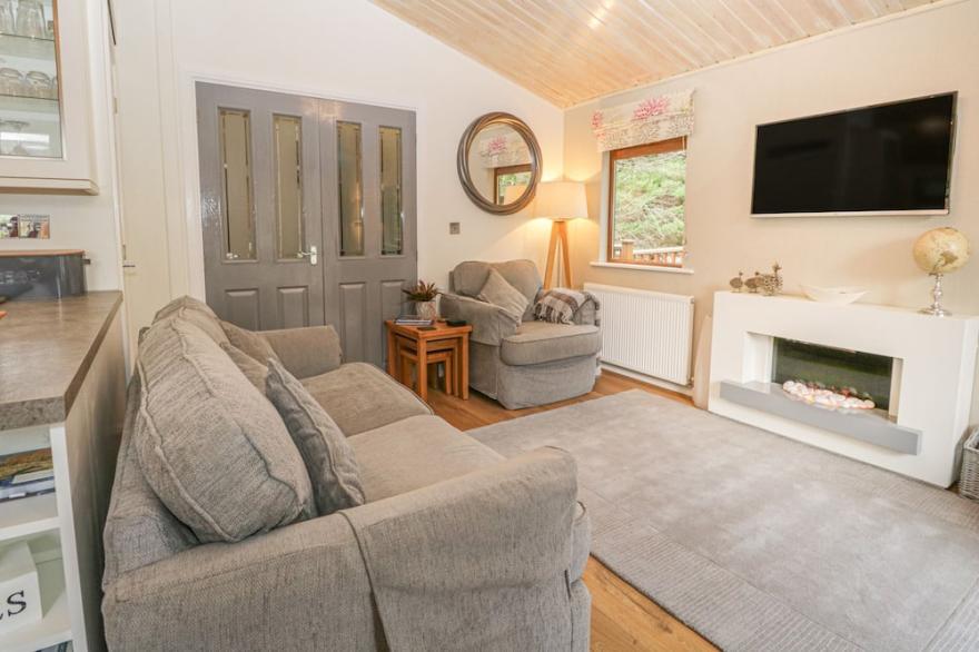 FOOTPRINTS LODGE, family friendly, with pool in White Cross Bay