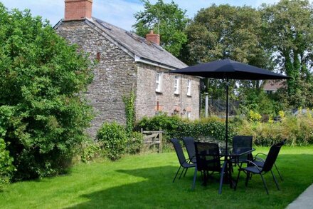 Rose Cottage - Three Bedroom House, Sleeps 6