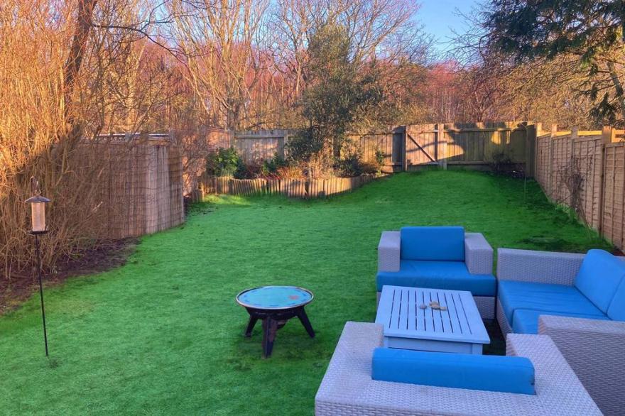 Driftwood - sleeps 4 guests  in 3 bedrooms