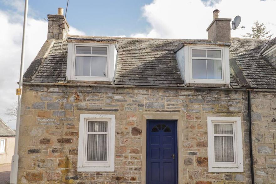 ALT NA VOIR, Pet Friendly, Character Holiday Cottage In Tomintoul