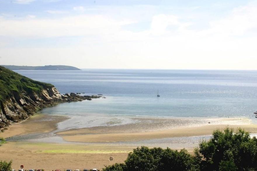 MULBERRY COTTAGE, family friendly, with a garden in Falmouth