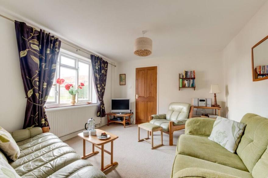 Poppy Corner - Three Bedroom House, Sleeps 6