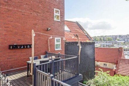 KIRKBY HOUSE, pet friendly, character holiday cottage in Whitby