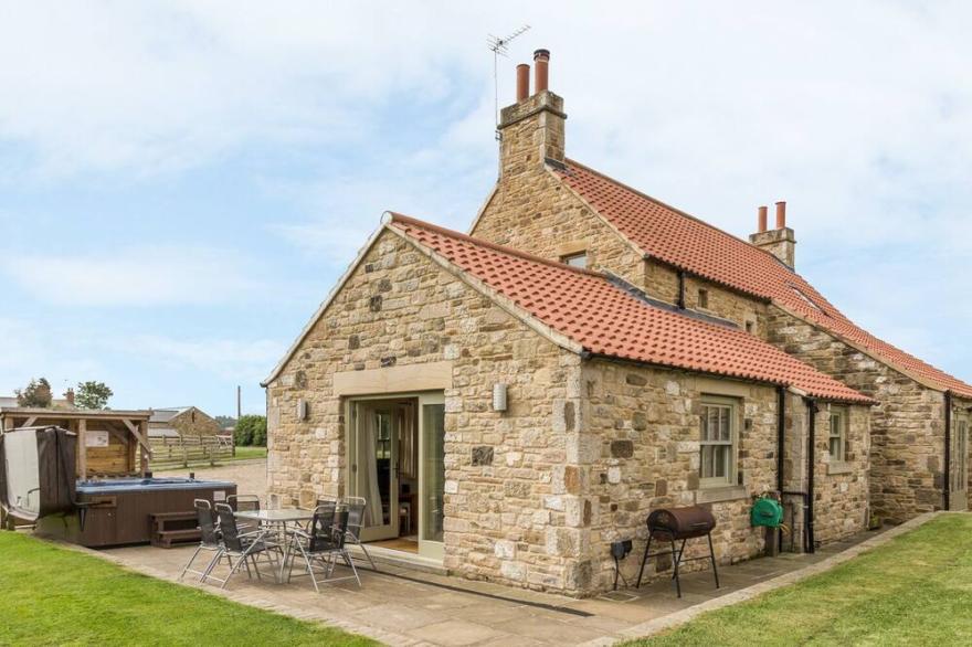 ORCHARD COTTAGE, Pet Friendly, Character Holiday Cottage In Durham