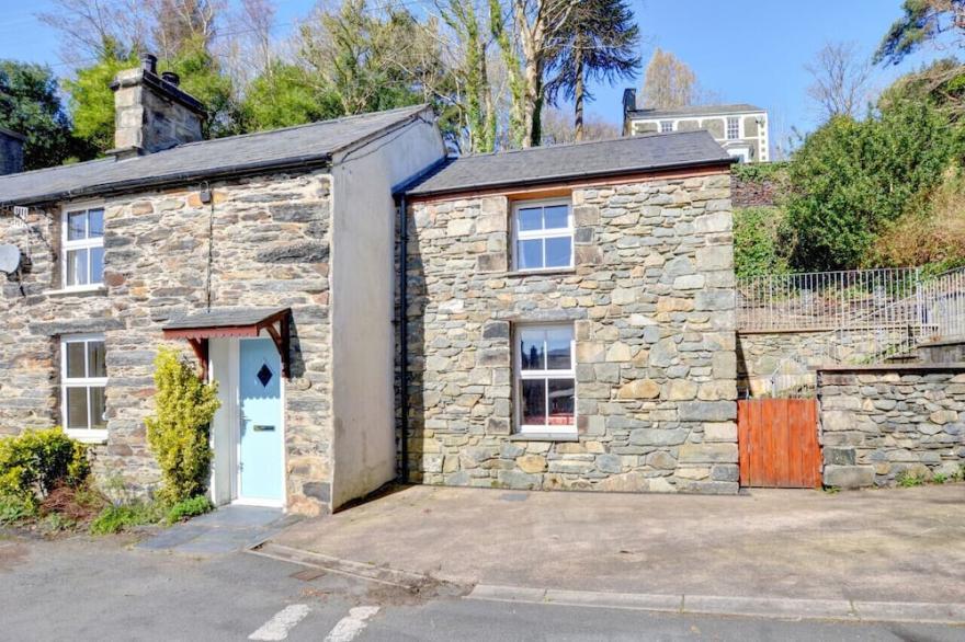 2 Efail Wen - Two Bedroom House, Sleeps 4