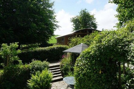 Quintole Cottage is a pretty Cornish cottage close to Lostwithiel and Fowey