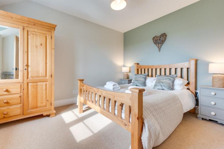 Hendy Iago - Five Bedroom House, Sleeps 11