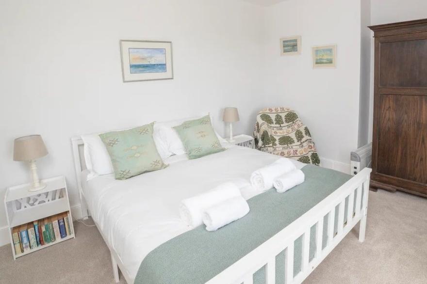 Coastguard Cottage  -  a house that sleeps 10 guests  in 4 bedrooms