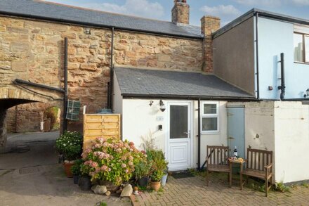 Farne Retreat - Three Bedroom House, Sleeps 5