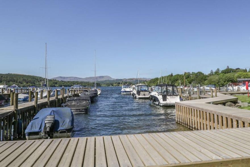 RYDAL LODGE, Pet Friendly, Luxury Holiday Cottage In Windermere