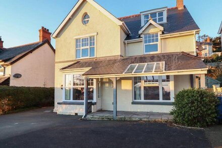 PENCARTREF, family friendly, country holiday cottage in Aberdovey