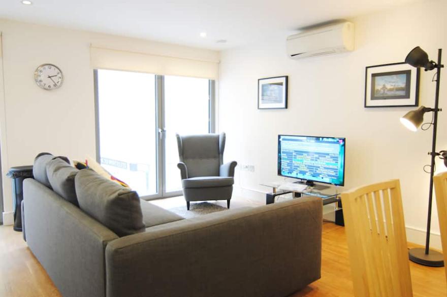 Modern 2 Bedrooms Apartment near Hyde park in Bayswater 1