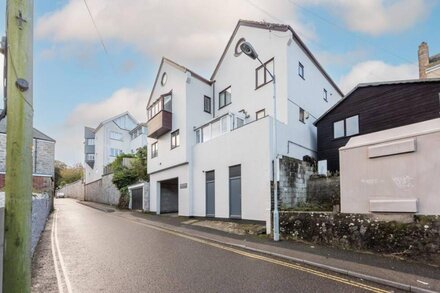 A bright two-bedroom apartment with parking  just 200 yards from Porthminster beach in St Ives