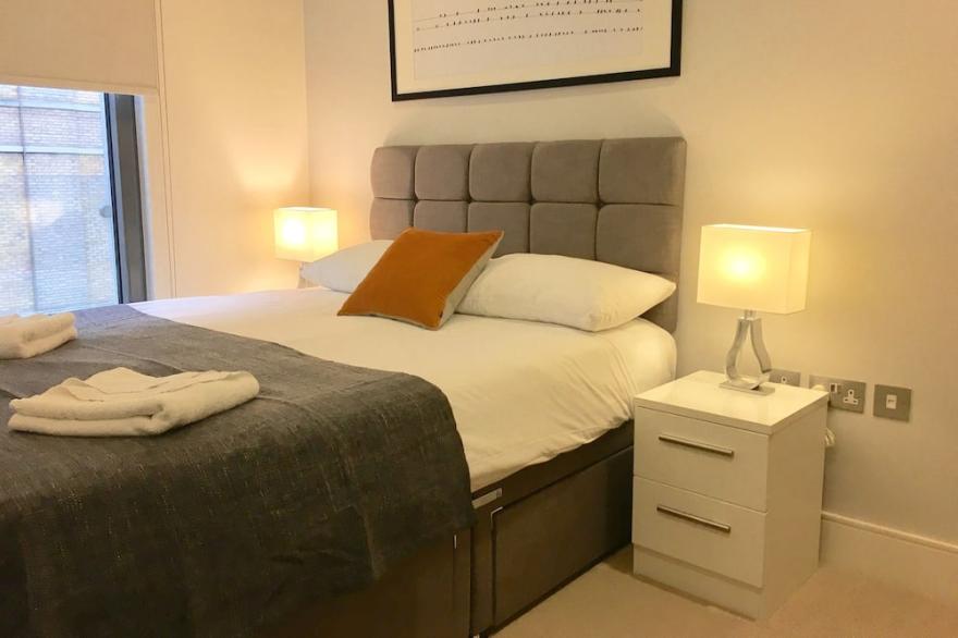 Modern Apt in Bayswater Central London FREE WIFI &AIRCON by City Stay London