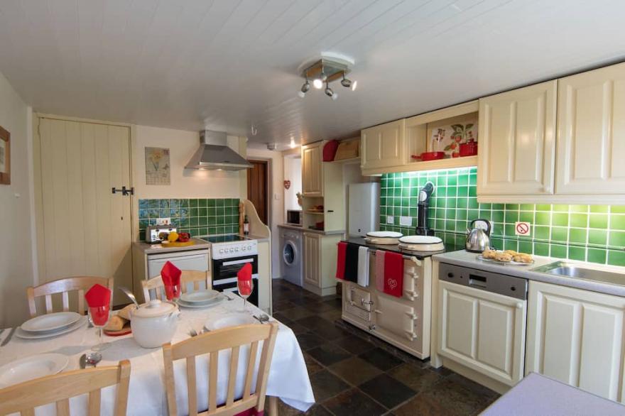 Candlelight Cottage, Litton. Superb walks and excellent pub. 5 star GOLD luxury.