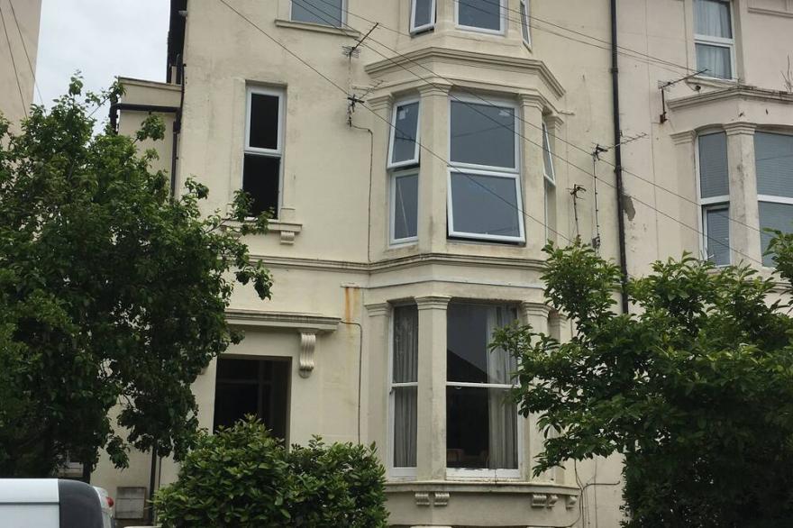 In The Heart Of Southsea, Perfect Family Retreat,  Between The Beach &shops