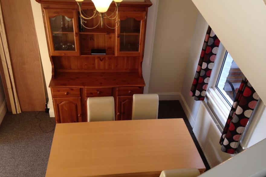 3 bedroom house with harbour & sea views, less than 1 minute from sea front