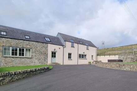 Beautifully Furnished Barn Conversion near Galashiels with Hot Tub